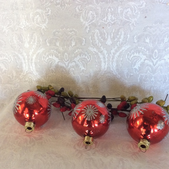 Vintage Red Christmas Ornaments- Set if 3 Pyramid - Picture 7 of 11